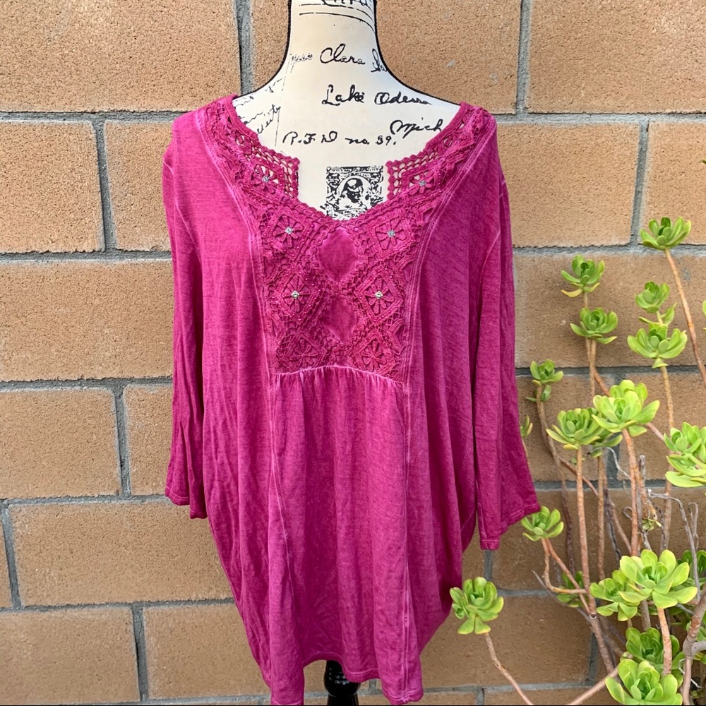 One World | magenta boho tunic top crochet collar